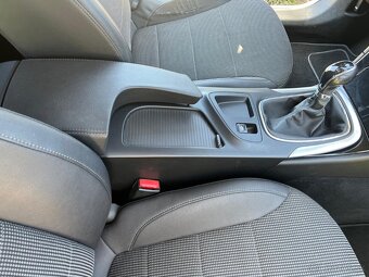 Opel Insignia 2.0 CDTI - 9