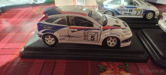 Modely Burago 1/24 escort focus - 9