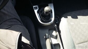 HONDA JAZZ 1.3i-VTEC COMFORT MT 2016 - 9