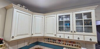 Masívna rustikálna kuchyna - 9