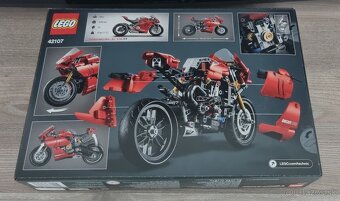 Predám LEGO Technic 42107 Ducati Panigale V4 R - 9