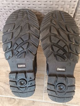 Pracovná obuv 43 - 9