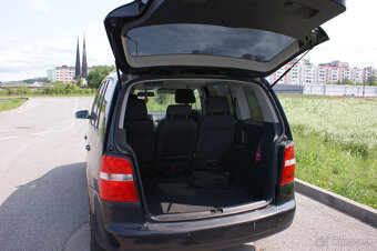 Volkswagen Touran 1.9 TDI Trendline - 9