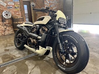 HARLEY DAVIDSON - 9