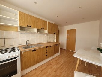 PRIESTRANNÝ - DVOJIZBOVÝ BYT S BALKÓNOM - 9