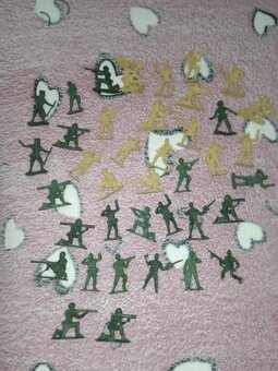 Indiáni, kovboji, vojaci a rytieri - 9