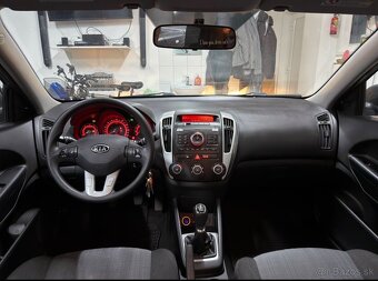 KIA Ceed 1.6 CRDi - 9