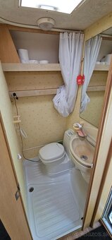 Predám obytný karavan, veľmi zachovalý s bohatou výbavou - 9