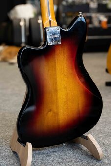 Fender Squier Classic Vibe '60s Jazzmaster IL 3-Tone Sunbur - 9