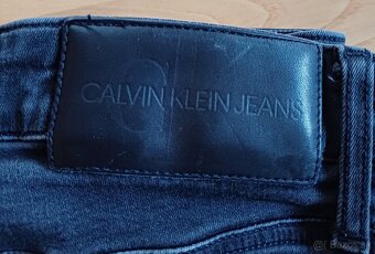 Calvin Klein čiernošedé skinny strečové - 9