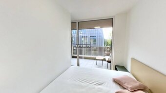 | nový, krásne zariadený byt s terasou pod hradom, Vydrica, - 9