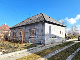 Čiastočne rekonštruovaný rodinný dom vo Veľkých Kosihách - 9