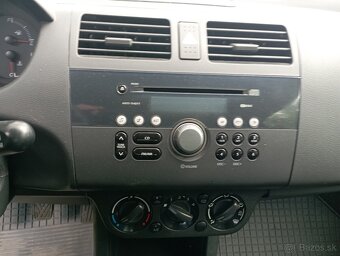 SUZUKI SWIFT - 9