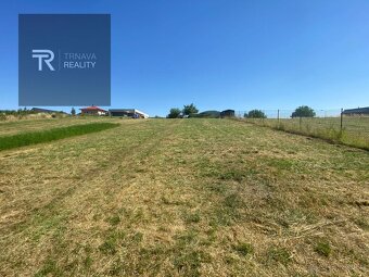 Stavebný pozemok na výstavbu rodinného domu o výmere 1873 m2 - 9
