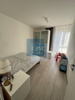 Ponúkame na predaj veľmi pekný 3-izbový byt s terasou a park - 9