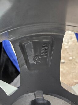 Nová Zimná Sada Škoda Orion 215/60 R16 DUNLOP - 9