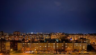 Velky 1i byt,2-postel, cena s E a garazou, panorama (10.p) - 9