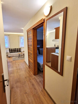 TOP cena 2-izbový BYT na PREDAJ vedla Donovalkova , s park - 9