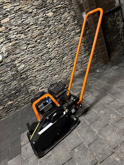 Zhutňovač Amman APF 10/33 BS 60 kg 2023 - 9