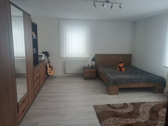 Prenájom 4 izbový byt samostatné poschodie - 9