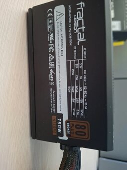 Fractal Design 750W 80plus Bronze - 9