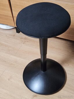 IKEA NILSERIK Stolička na aktívne sedenie - 9