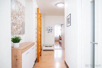 NOMA | TRNÁVKA - Veľkorysý rodinný DOM v obľúbenej časti Ruž - 9