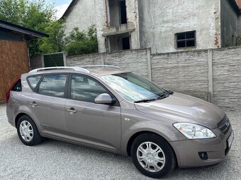 Kia Cee´d SW 1.6 CRDi VGT 16V 90k EX - 9