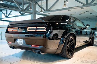 Dodge Challenger 5.7 HEMI - 9