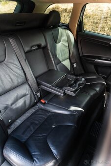 Volvo XC60 D5 AWD - 9
