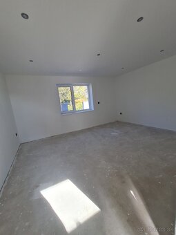 3.izb RD 730m pozemok - 9