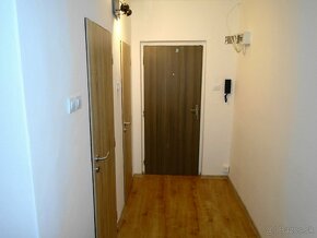 Kompletne zrekonštruovaný príjemný 2 izbový byt v Brezne - 9