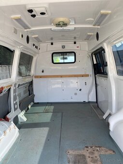 VW Transporter T5 2008 - 9