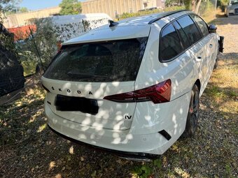 Škoda Octavia Combi 1.4tsi Hybrid dsg RS - 9