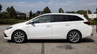 Toyota Auris 1.6 D-4D S&S Executive (2015). - 9