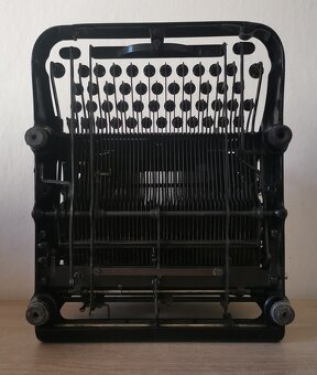 Funkčný starožitný písací stroj Continental z roku 1912 - 9