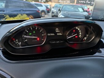 Peugeot 208 1.2 PureTech Signature E6d-ISC - 9