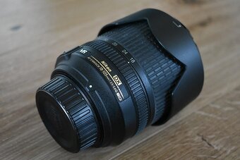 2 x objektiv Nikkor 18-105 AF-s VR 1:3,5-5,6G ED - 9