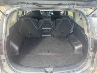 Kia Carens 1.7 CRDi 7DCT Zlatá edícia - 9