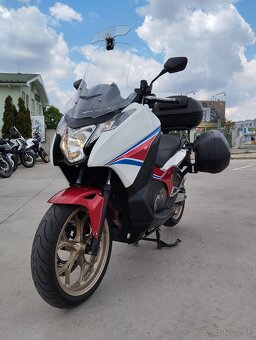 Honda Integra 750 - 9