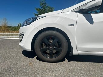 Hyundai i30 1.6 MPI - 9