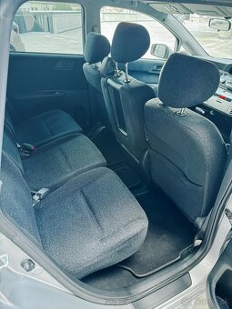 Honda FR-V - 9