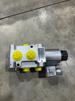 V ponuke rôzne hydraulicke diely - 9
