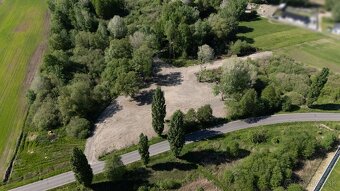 Veľký stavebný rožný pozemok Malé Leváre - 9