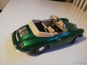 1:18 Porsche 356B Cabriolet 1961 zelena - 9