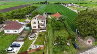 Veľký priestranný pozemok o rozlohe 7745 m2 s RD, Jelka - 9