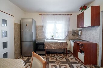 Exkluzívny predaj rodinného domu v obci Bojná - 9