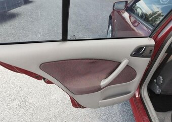 Škoda Octavia 1,6 i LPG benzín manuál 74 kw - 9