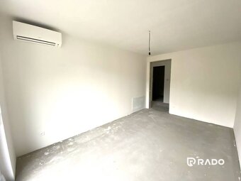 RADO | Úžasný trojizbový byt v novostavbe + parking ZADARMO - 9