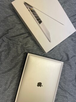 MacBook Pro 15 touchbar - 9